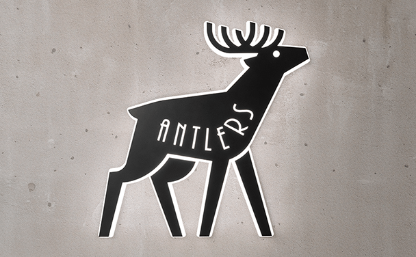 ワインと、つまみ。の完成したサイン